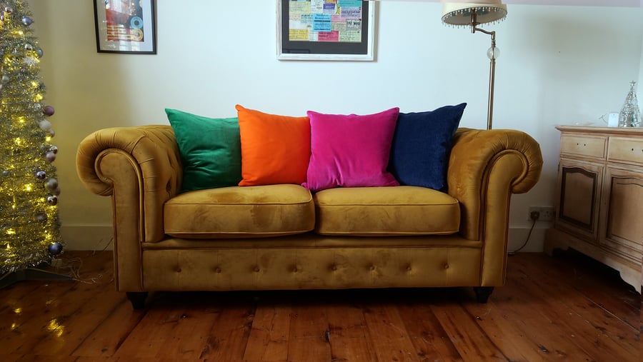 Chesterfield Max 2-seater sofa in mustard color