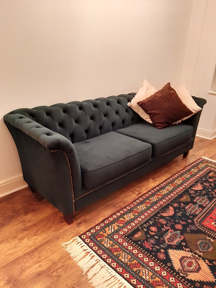 Velour Karin sofa with golden elements