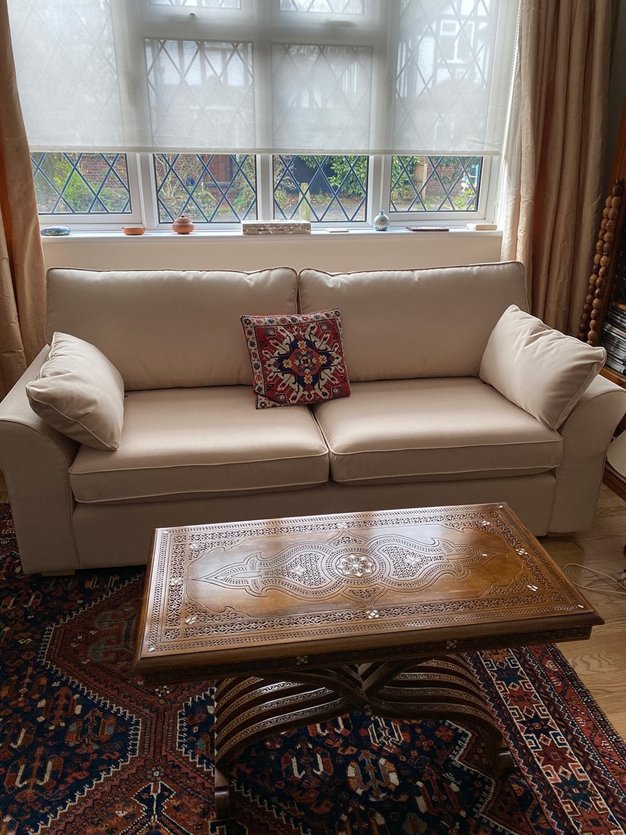 Kremowa sofa trzyosobowa Icon