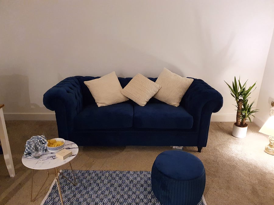 Canapé Chesterfield bleu marine de Sophie