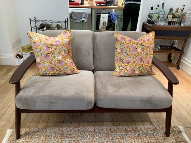 Graues Sofa Demure von Indah