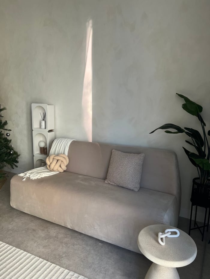 Sofa Nist - @antoinette.victoria