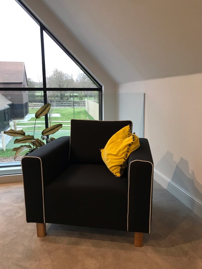 Liva Armchair - Julie