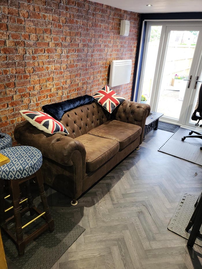 Chesterfield Sofa - Chris