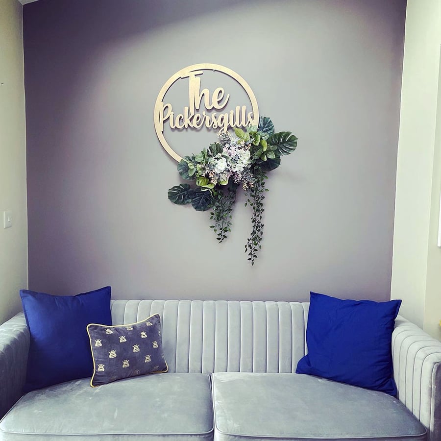 Szara sofa Slender od Tracy