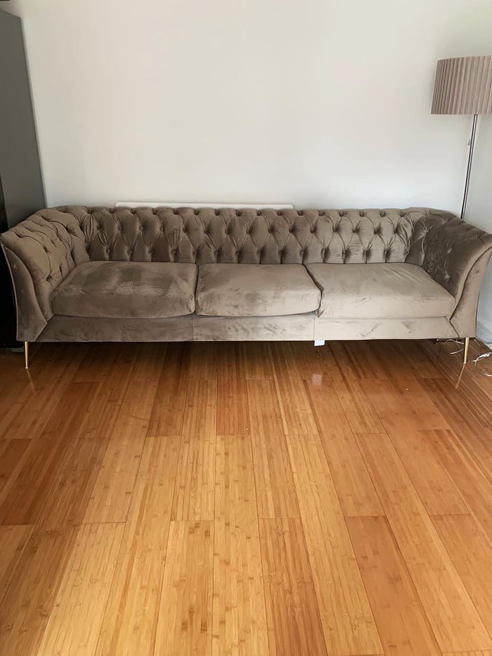Chesterfield Modern Sofa from Shabnaz