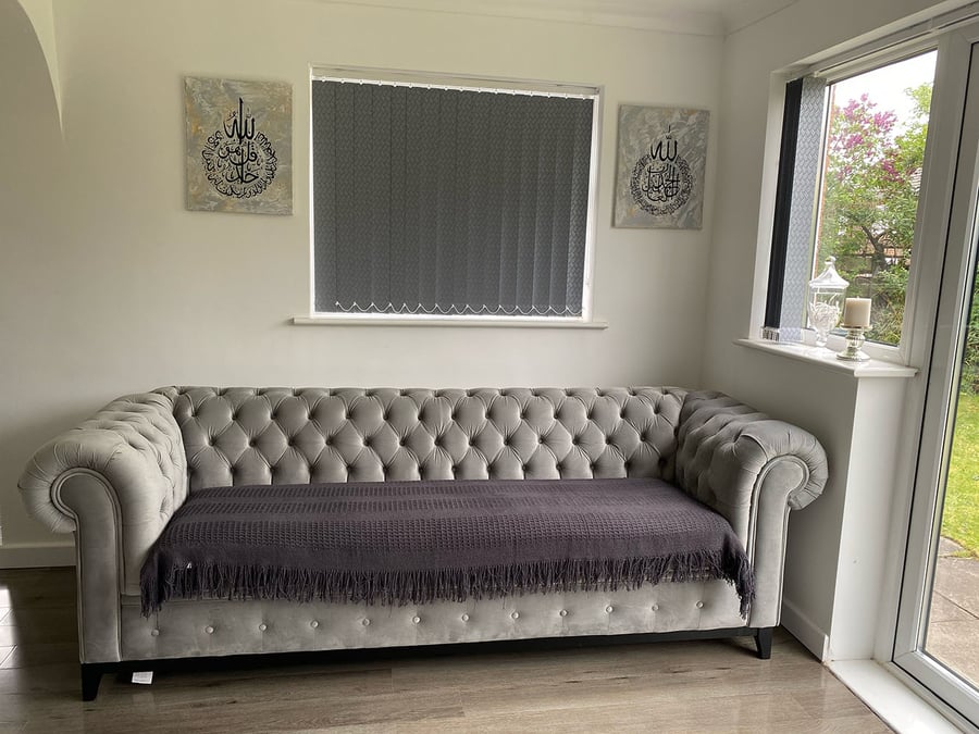 Sofa trzyosobowa Chesterfield Grand od Roshni